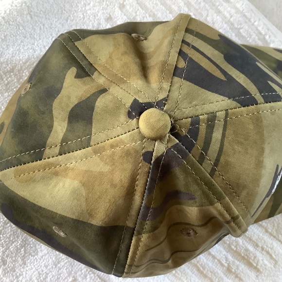 Johnny Was Bee Active Embroidered Baseball Hat Camo OS - Picture 10 of 15